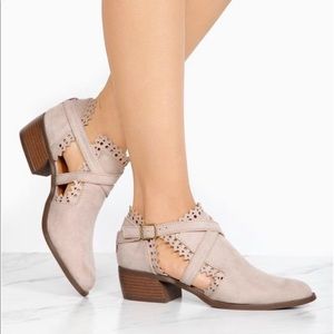 Size 8 taupe booties